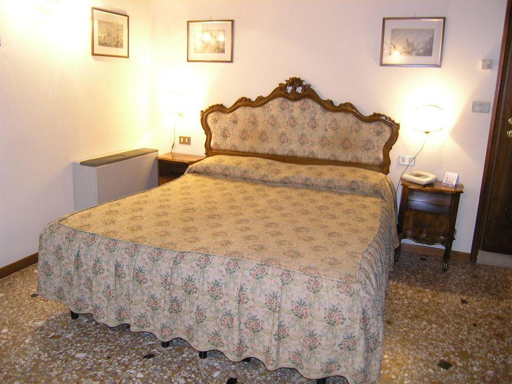 Hotel Scandinavia - Relais Venice Room photo